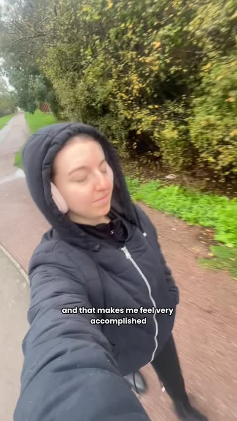 Instagram post by @live.laugh.lyds for Intel. Caption reads: [...] companion ✨ ad #LenovoYogaAuraEdition....