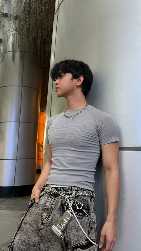 Instagram post by @prettyboyg.i for Jisulife. Caption reads: Serving futuristic fashion with my JisuLife....