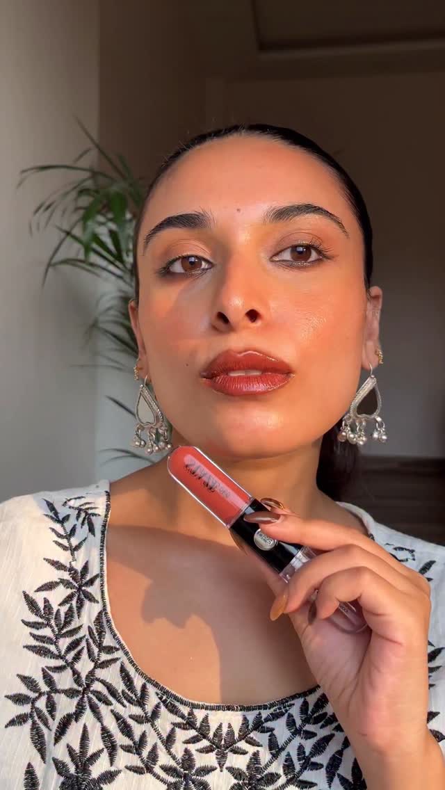 Instagram post by @smriteaaaa for Staze Beauty. Caption reads: Get yourself this show stopper lipshade this....