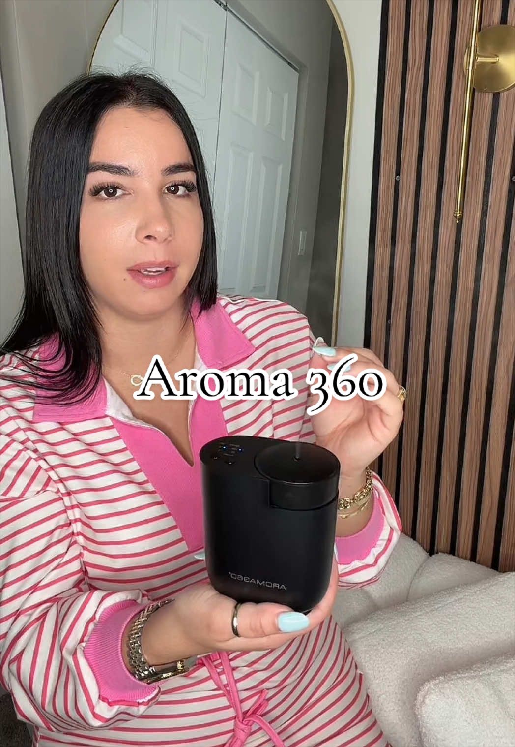 TikTok post by @yesinedclaro_official for Aroma360. Caption reads: Uso mucho este tipo de difusores @Aroma360 Store....