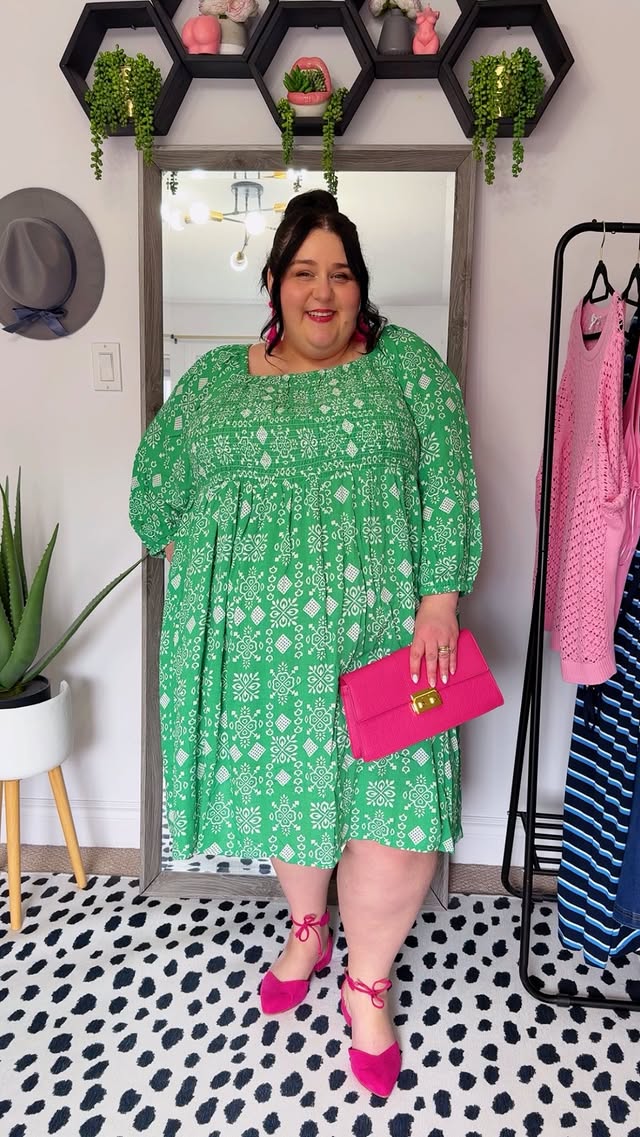 Instagram post by @curvy_chronicles for Ulla Popken. Caption reads: [...] colour, zero effort energy 💚💗 This....