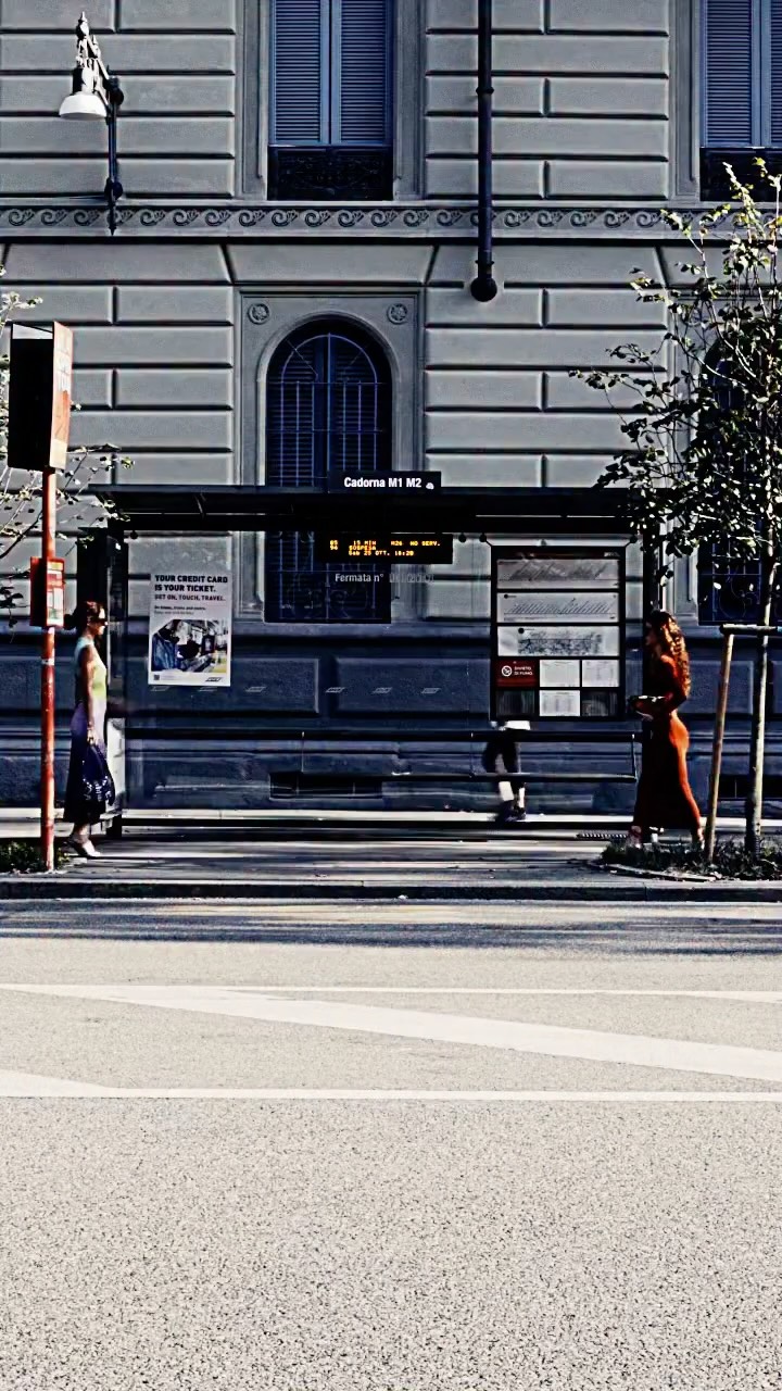 Instagram post by @ginger__twins for Desigual. Caption reads: waiting for the tram with @desigual 
videomaker:....