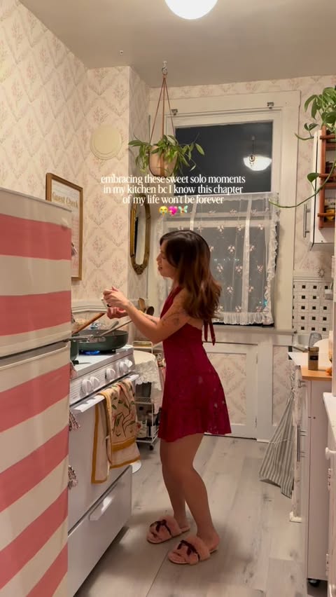 Instagram post by @danniellajoy for Beyond Meat. Caption reads: I love my kitchen sm!!! 🌸

wearing....
