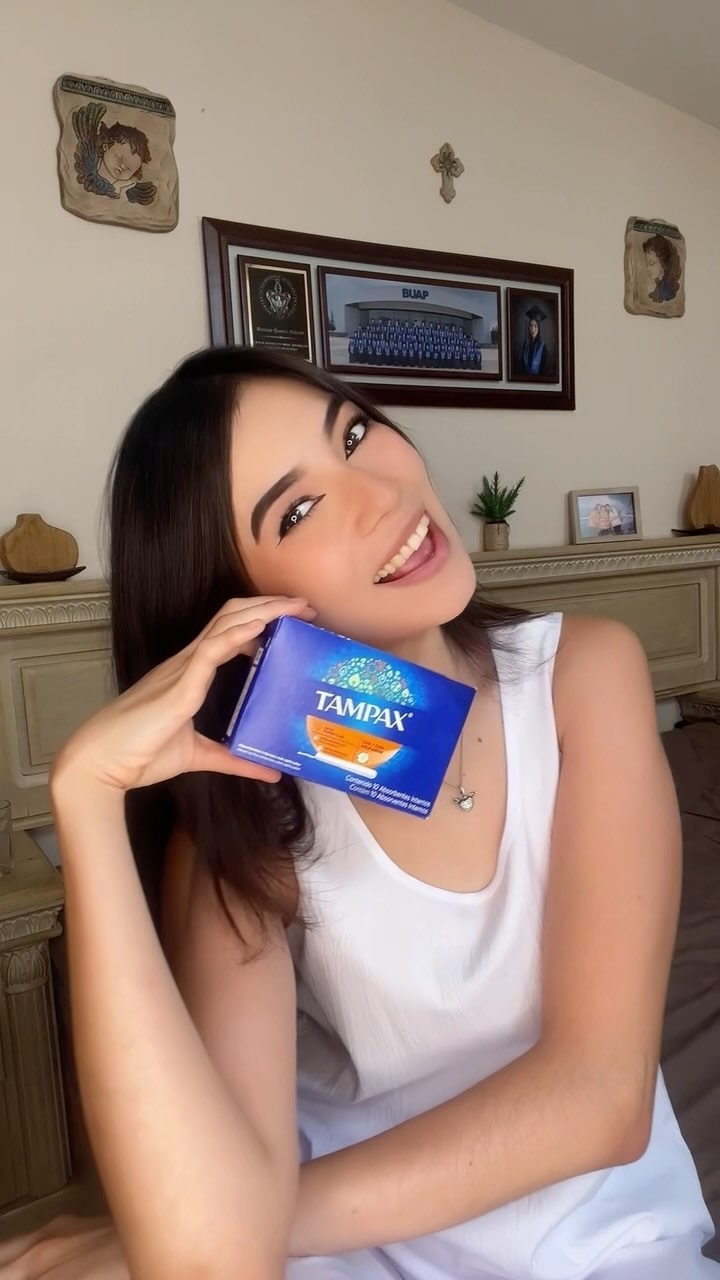 Instagram post by @palaciiosmariana for Tampax. Caption reads: Deja de creer en las mentiras que nos dicen sobre....