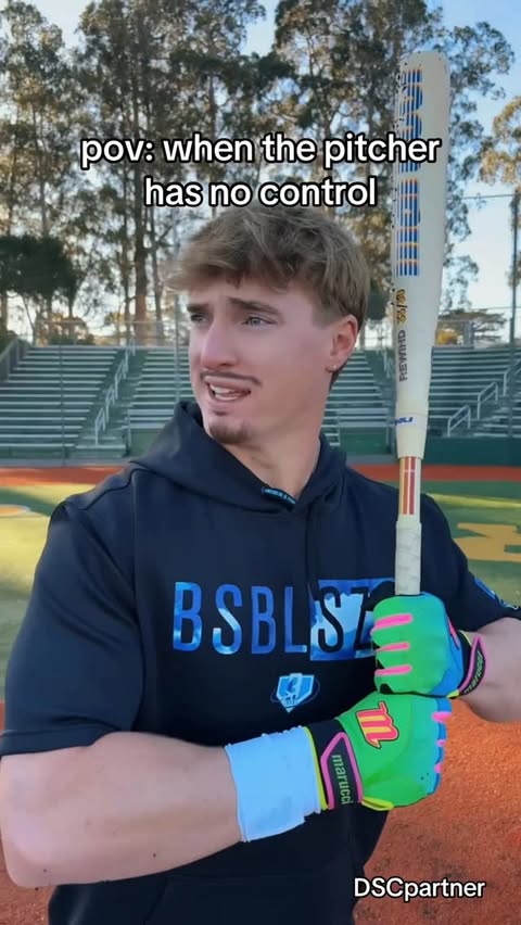 Instagram post by @hunterhanes5 for Dollar Shave Club. Caption reads: [...] cleanest shave I’ve ever....