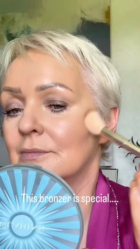 Instagram post by @everythingjoloves for Clarins. Caption reads: [...] been loving it! This new launch from....