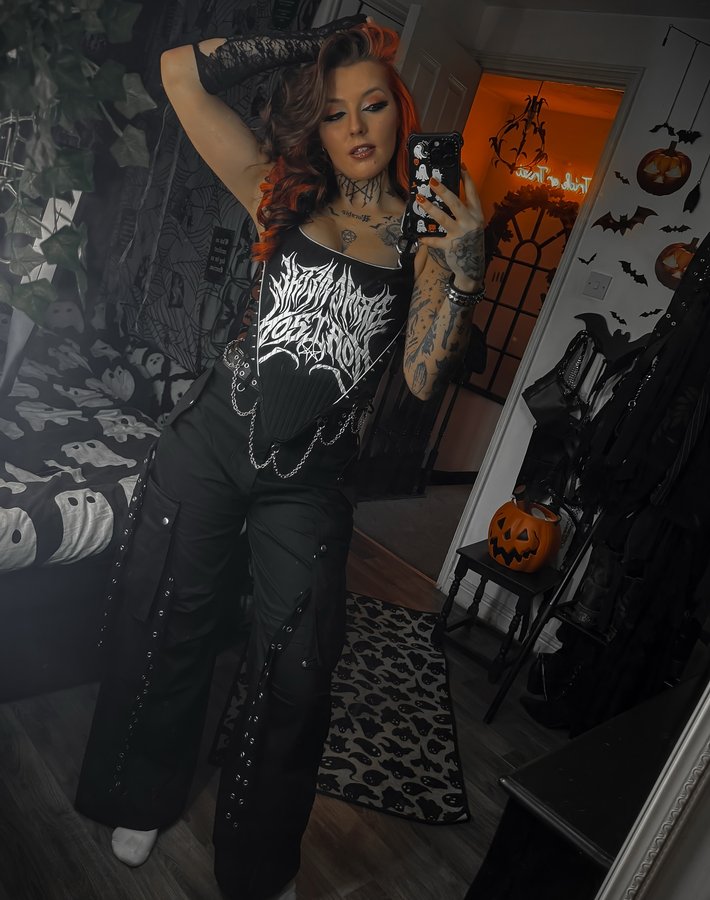 Instagram post by @broganodonnell for Hell Bunny. Caption reads: [...] by @sica.corsets 
Trousers by....