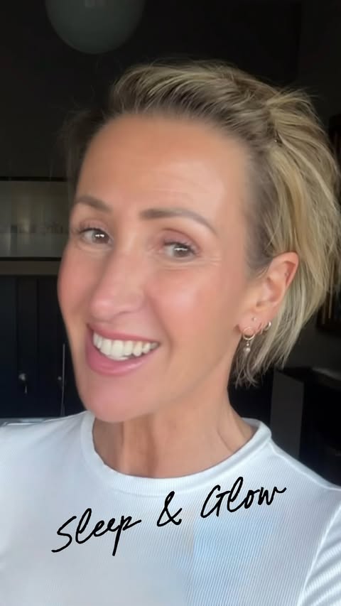 Instagram post by @instyle_helen for Sleep&Glow. Caption reads: I AM VERY PRECIOUS about my pillow and wouldn’t be....