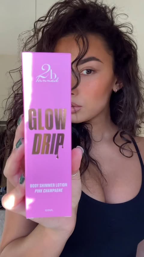 Instagram post by @shaniyaaa_x for 2bTanned. Caption reads: The body glow you need✨✨✨ @2btanned  #2btanned....