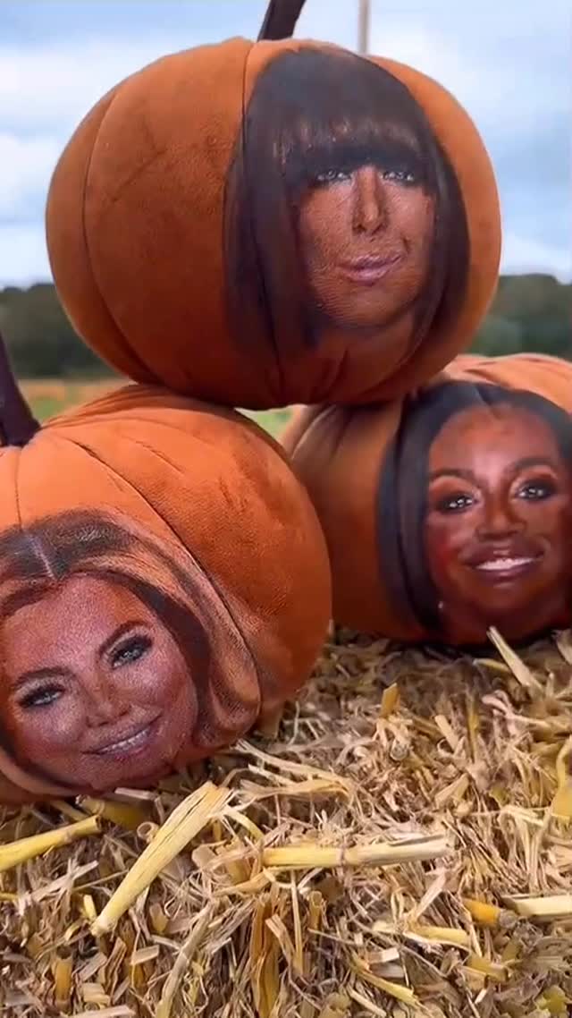 Instagram post by @han_han_art for Hobbycraft. Caption reads: Happy #NationalPumpkinDay to our iconic hunkins!....