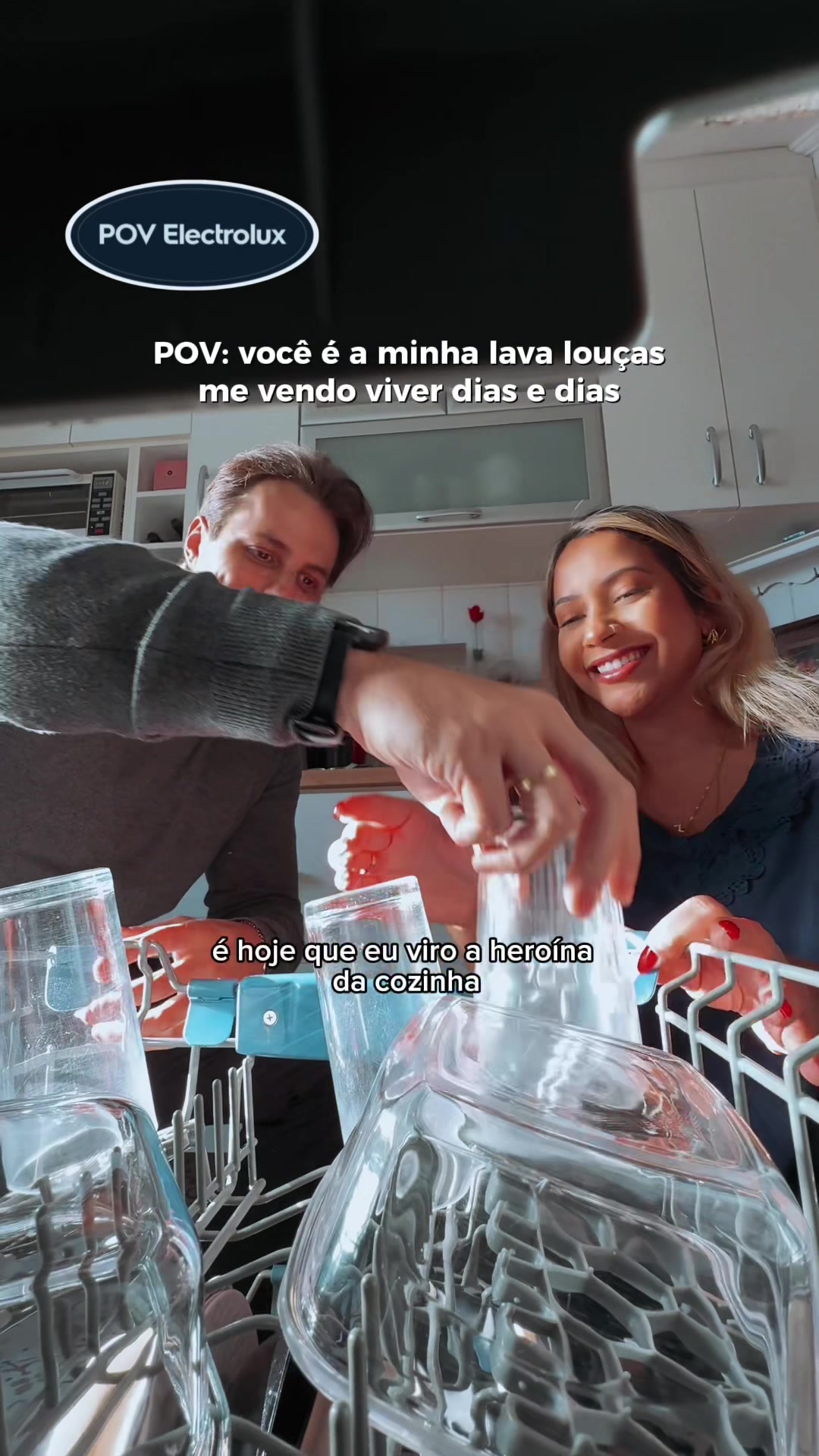 TikTok post by @laisjordane for Electrolux. Caption reads: #DiasEDiasElectrolux #SuaCasaBemVivida @Electrolux....