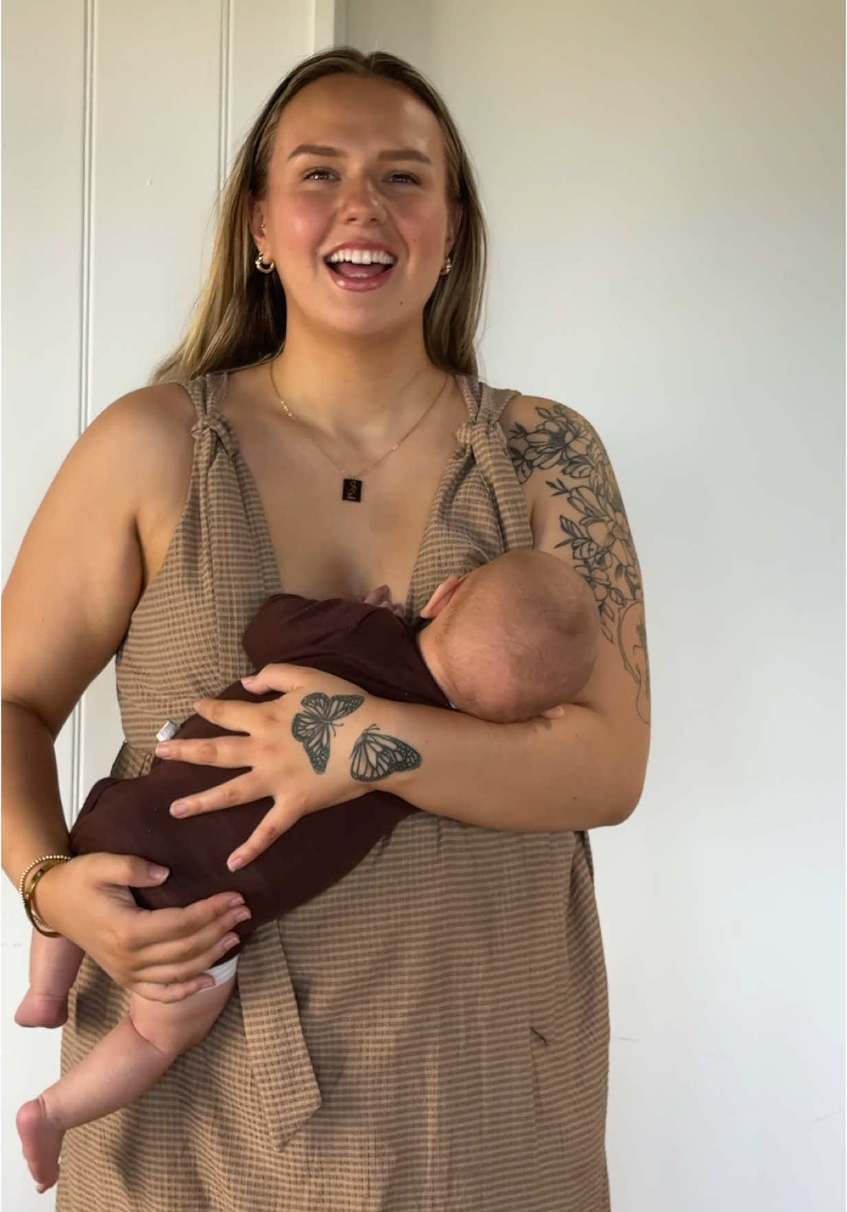 TikTok post by @christinephilippa for Apéro Label. Caption reads: This dress is EVERYTHING 🫶🌟👏 @Apéro Label....