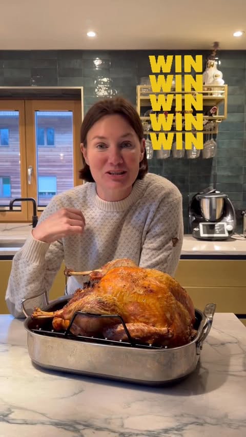 Instagram post by @_vroni_lutz_ for HexClad. Caption reads: Anzeige| Gewinne mit @hexclad_europe und mir....