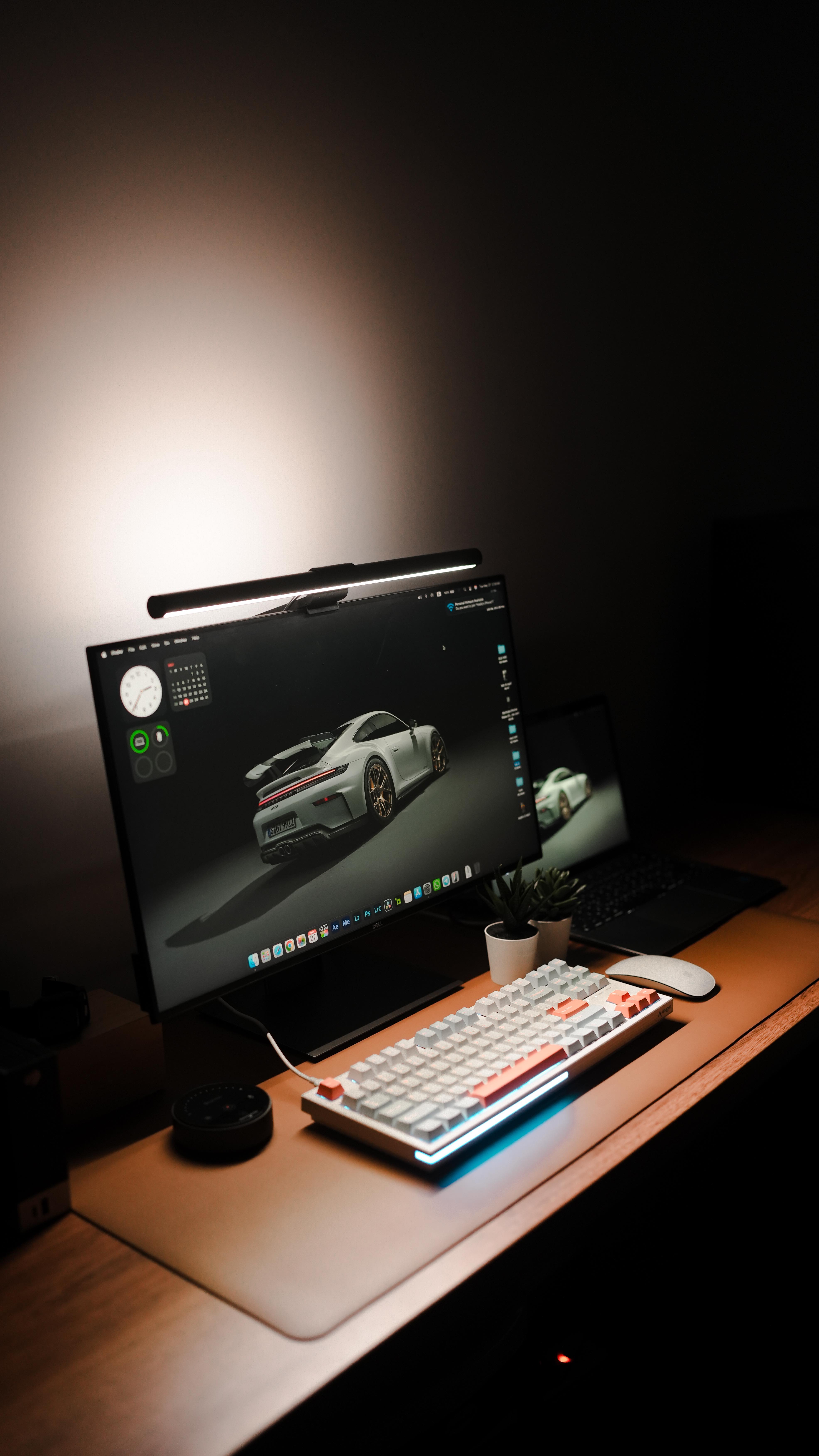 Instagram post by @naeem_aktar_ for Quntis. Caption reads: Game-changer for my desk setup ✨
Quntis screen....