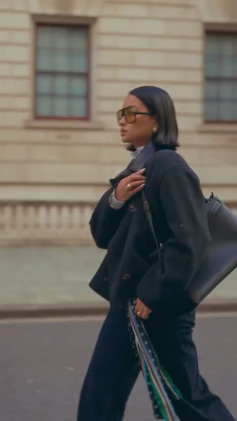 Instagram post by an influencer for H&M. Caption reads: [...] Just denim that fits right @hm.