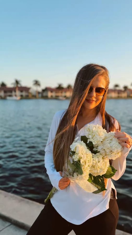 Instagram post by @thesunshinestatemom for Pinspark. Caption reads: Stop everything -my husband just won “Partner of t....