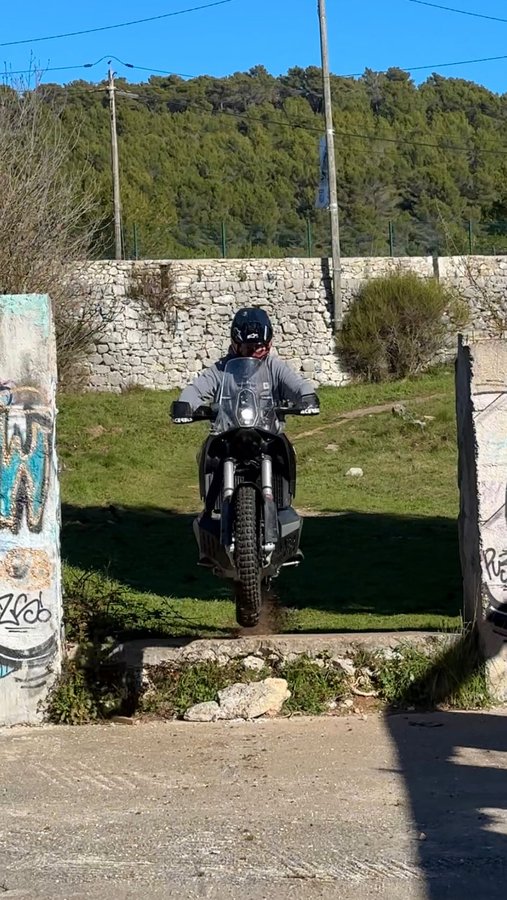 Instagram post by @mr.rallybike for Rabaconda. Caption reads: [...] #tutorialking #ktmofficial #mitasmoto....