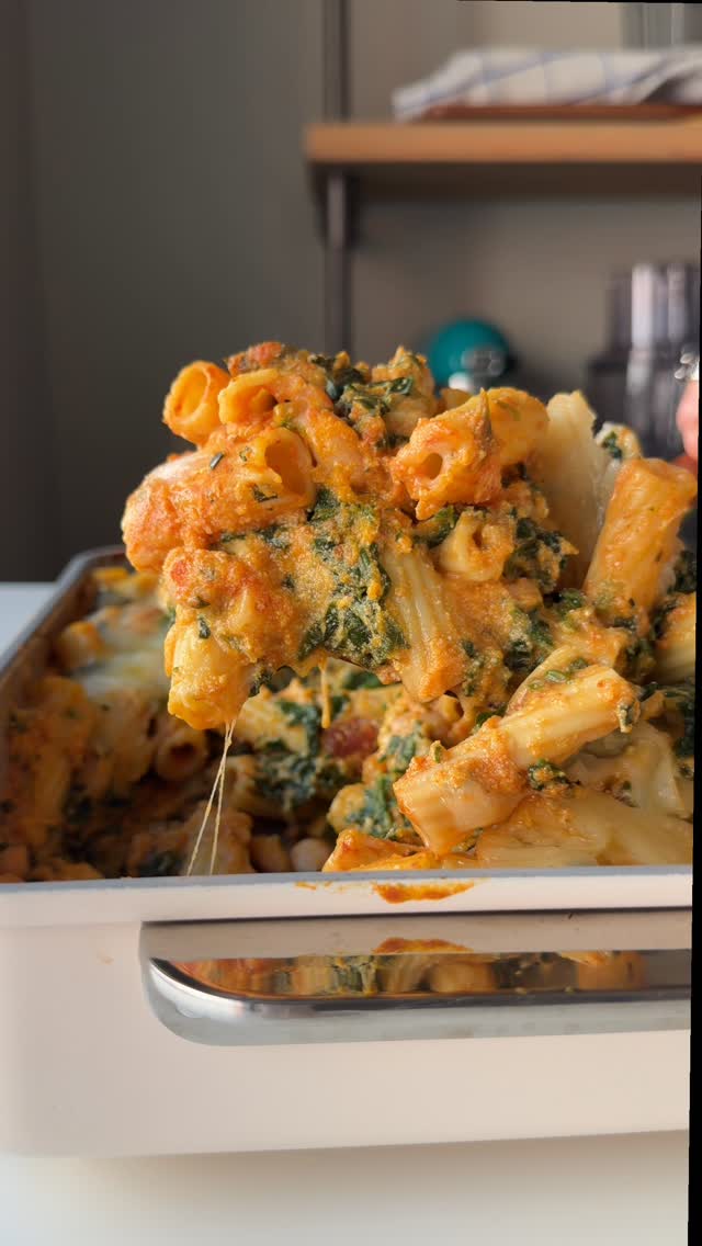 Instagram post by @kidfriendly.meals for Cabot Creamery Cooperative. Caption reads: This is the kind of easy comfort food we all need....