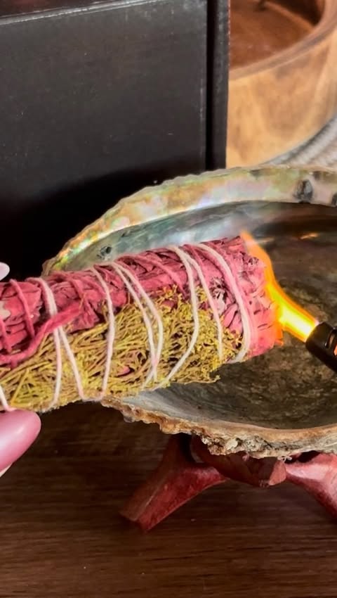 Instagram post by @countryheartdeb for Mindful Souls. Caption reads: [...] year, fresh energy 🖤✨ This month’s....