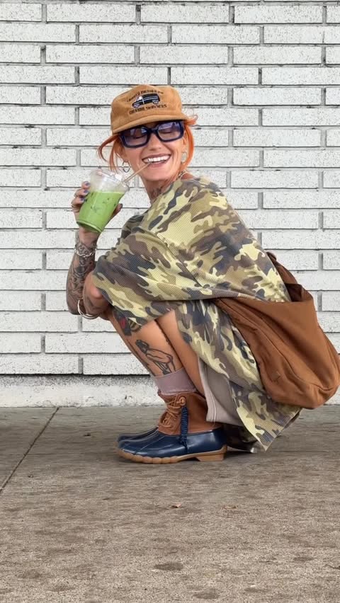 Instagram post by @badenhoop for Sperry. Caption reads: don’t complicate the basics, just get out there....