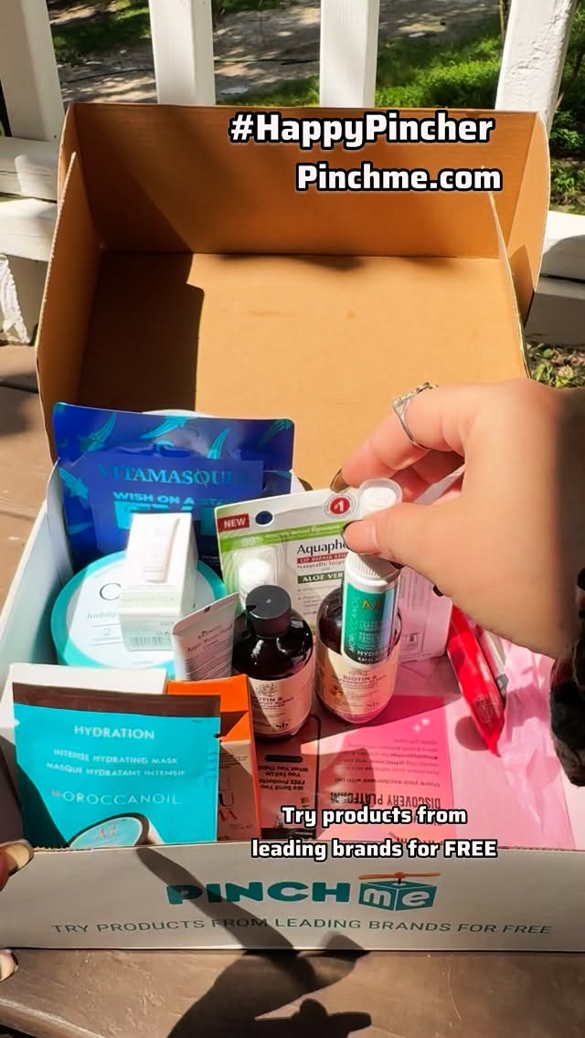 Instagram post by @megadams32 for PINCHme. Caption reads: #HappyPincher with @pinchme and their Beauty....