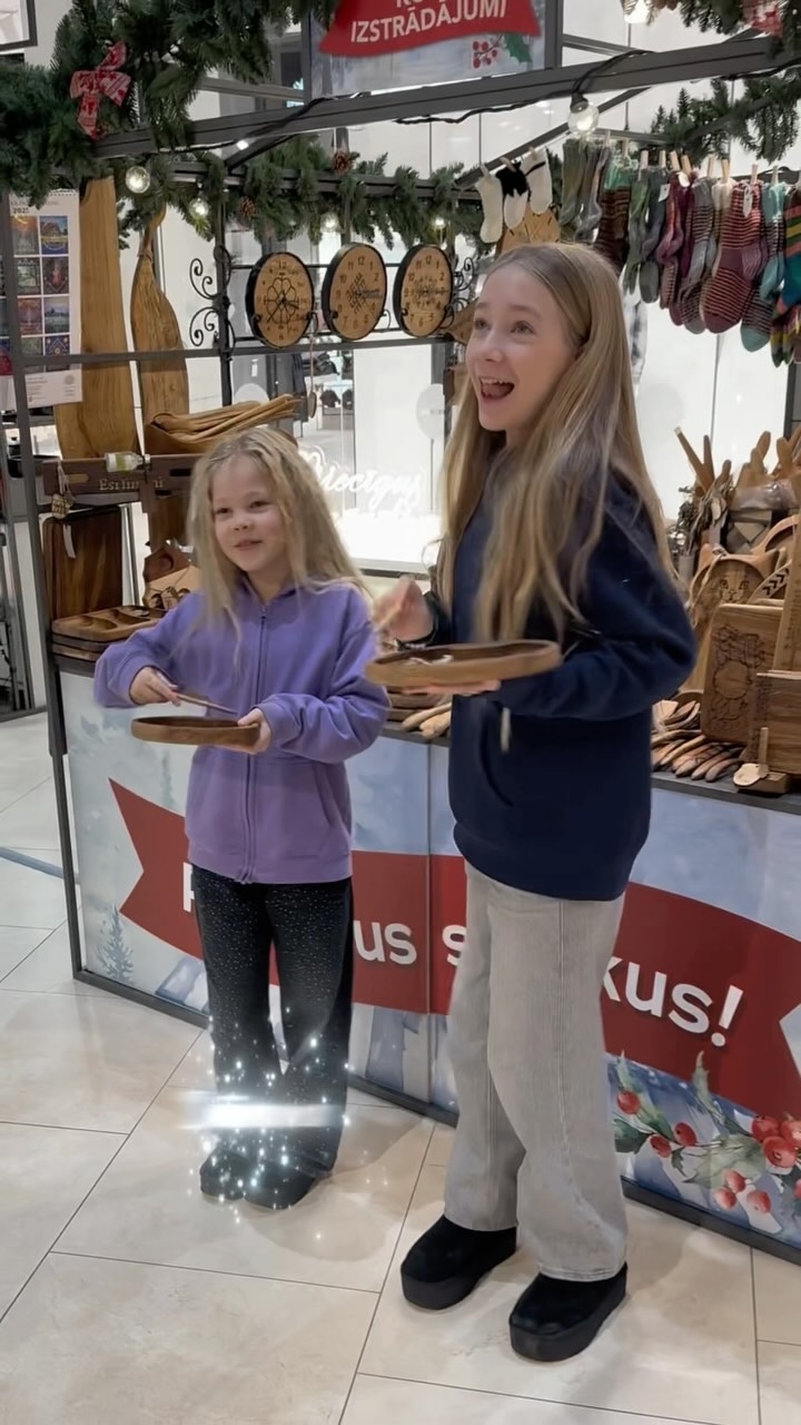 Instagram post by @evelina_kimene for AKROPOLE Latvija. Caption reads: Iespējams, labākais brīvdienu galamērķis?....