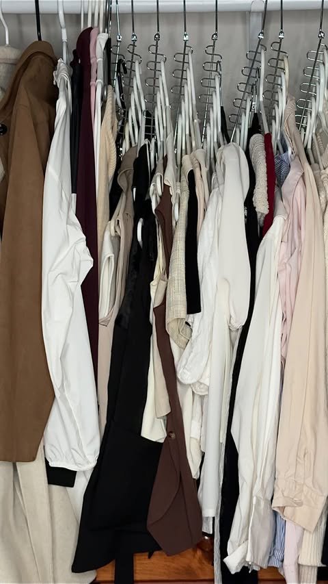 Instagram post by @mchlld for Poshmark. Caption reads: [...] this is your sign 🧥👠 Thanks to....