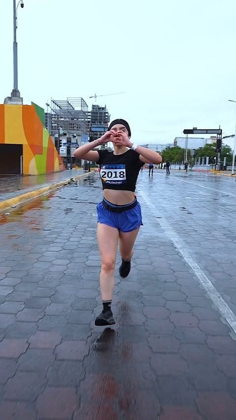 Instagram post by @alx.ocn for Electrolit. Caption reads: Recap 21k Electrolit MTY 🤠 • Más reels en -....