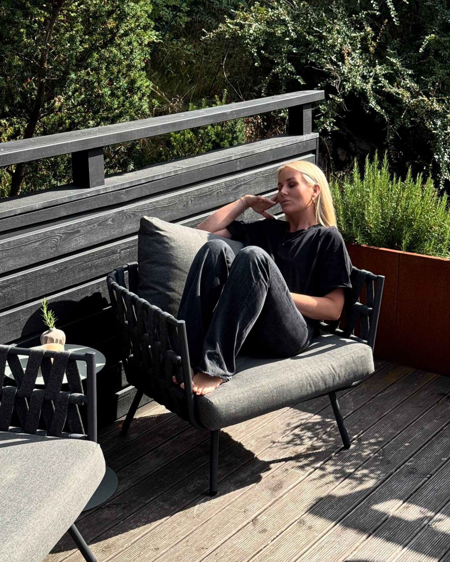 Instagram post by @melina.criborn for Chilli. Caption reads: Reklam för @chilli.se 
Så glad att tillsammans med....