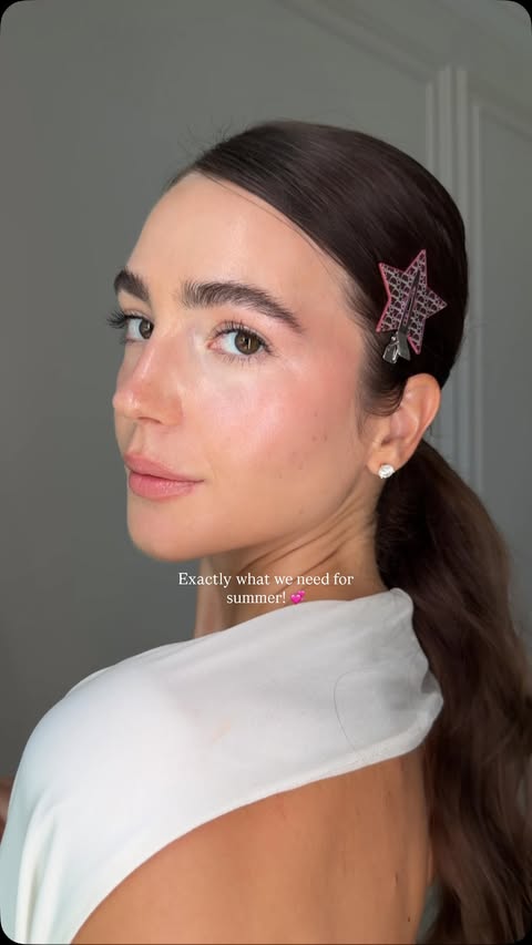 Instagram post by @tanyasv_ for Dior Beauty. Caption reads: [...] glow stick… and the new airflash mist....