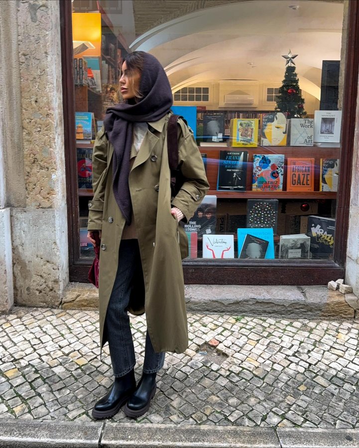 Instagram post by @nurbilenyavuzer for Beauty Omelette. Caption reads: mood☂️ 

reklam.