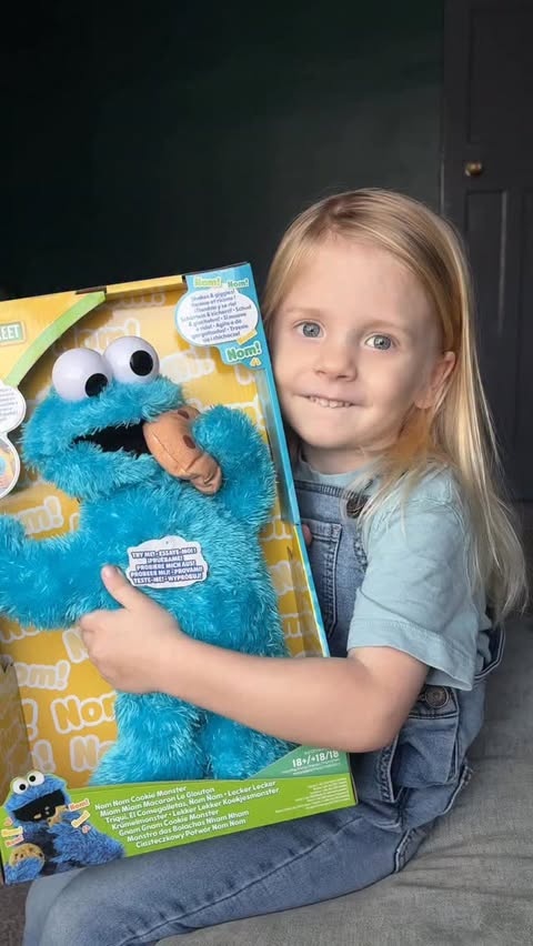 Instagram post by @beachlifemuma for Sesame Street. Caption reads: [...] things just feel like childhood and Sesame....