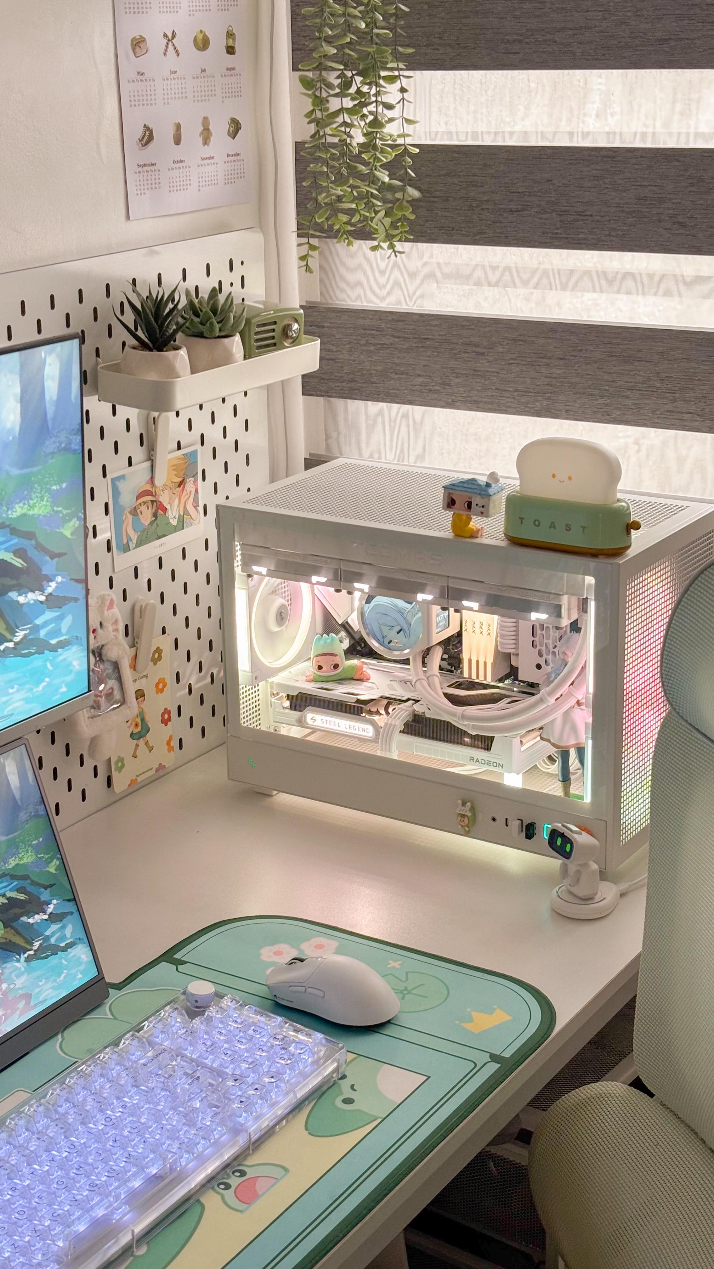 Instagram post by @dazewithkelah for SteelSeries. Caption reads: When he thought I’ll just wipe the dust outside…....