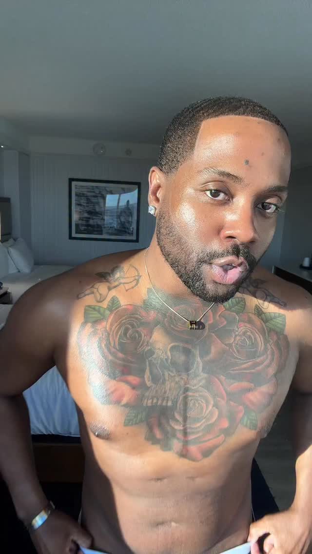 Instagram post by @bellamiuw for Savage X Fenty. Caption reads: @savagexfenty I’m ready for my close up babe!.