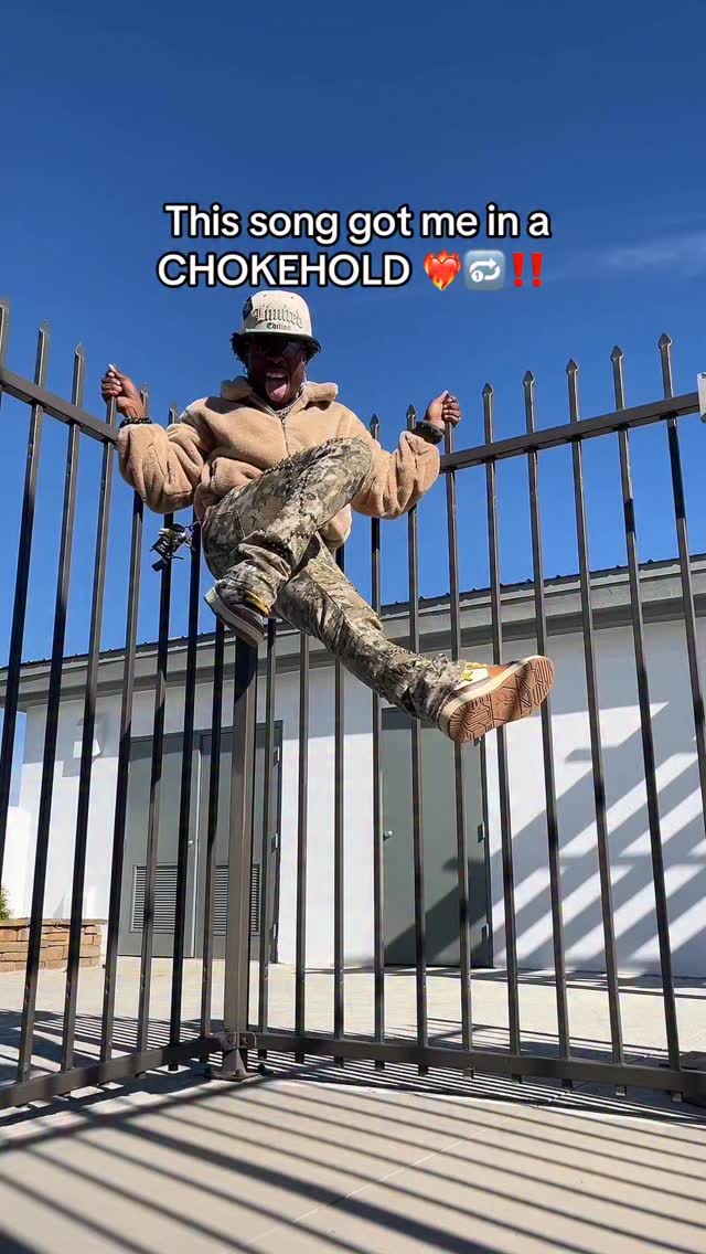 Instagram post by @raymondturnerjr for Citi Trends. Caption reads: 👇🏾👉🏾 Tag a friend 👀‼️
•
•
KINFOLK IS IT JUST....