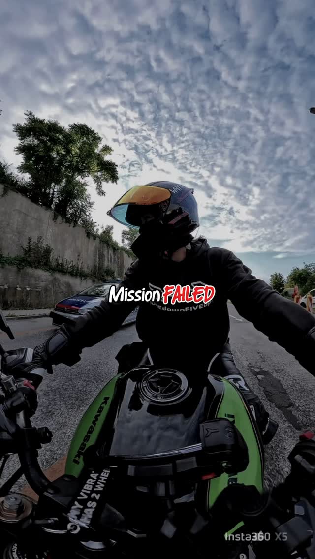 Instagram post by @_kawa.katy for MotoLoot. Caption reads: A little party never killed nobody 🙅‍♀️😂
How....