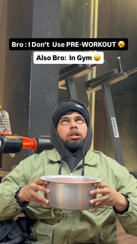 Instagram post by @hanzolifts_ for MuscleBlaze. Caption reads: Bas Half scoop kabhi kabhi pii leta hu 🥰☝🏻....