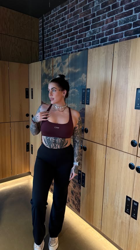 Instagram post by @nelextch for ICANIWILL. Caption reads: Anzeige | @icaniwill ⚡️ Spare 20% bei ICANIWILL....