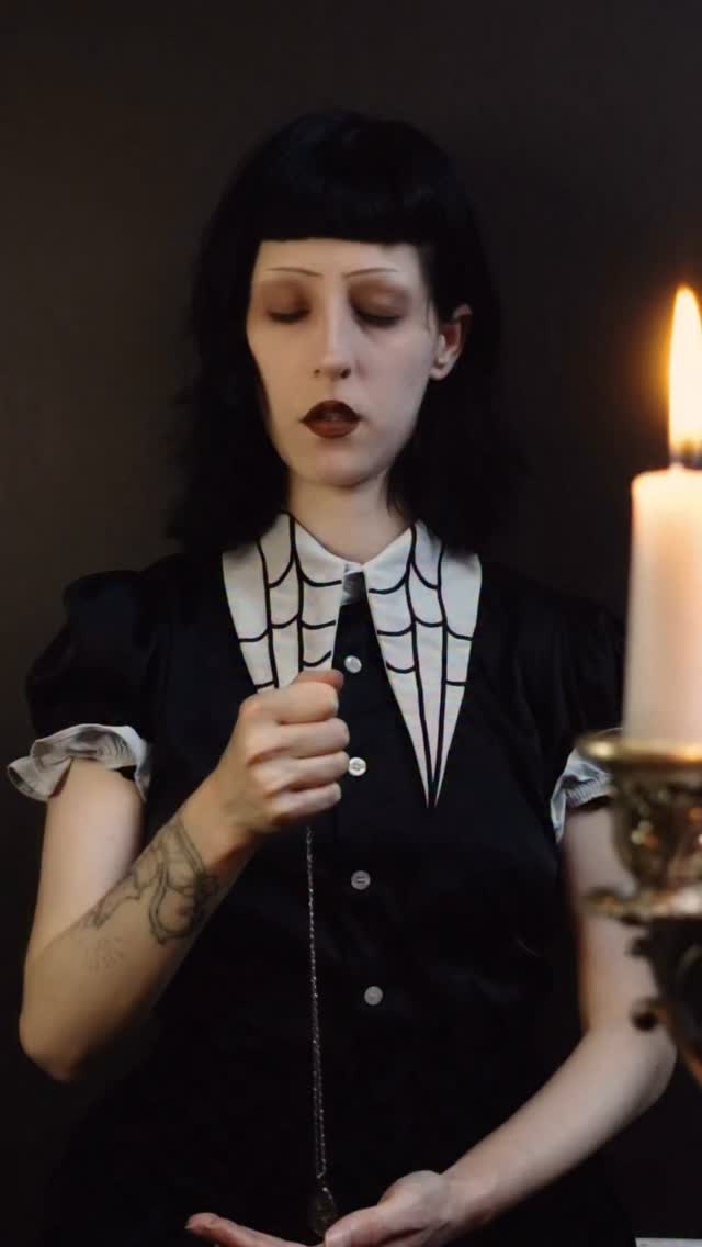 Instagram post by @ghost.houuse_ for Hungry Minds. Caption reads: (Publicité - Produit offert)

The answer is in....