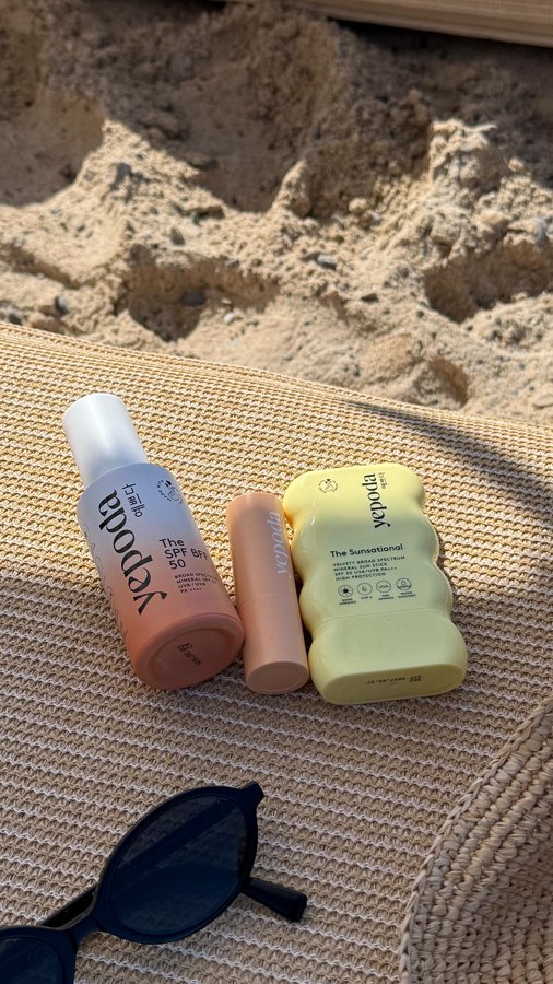 Instagram post by @victoria_mehault for Yepoda. Caption reads: [...] pour bronzer, c’est à vous que je parle....