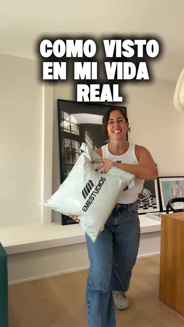 Instagram post by @anabelpantoja00 for EME STUDIOS. Caption reads: Los que me conocen saben que AMO 🔝 @emestudios_....