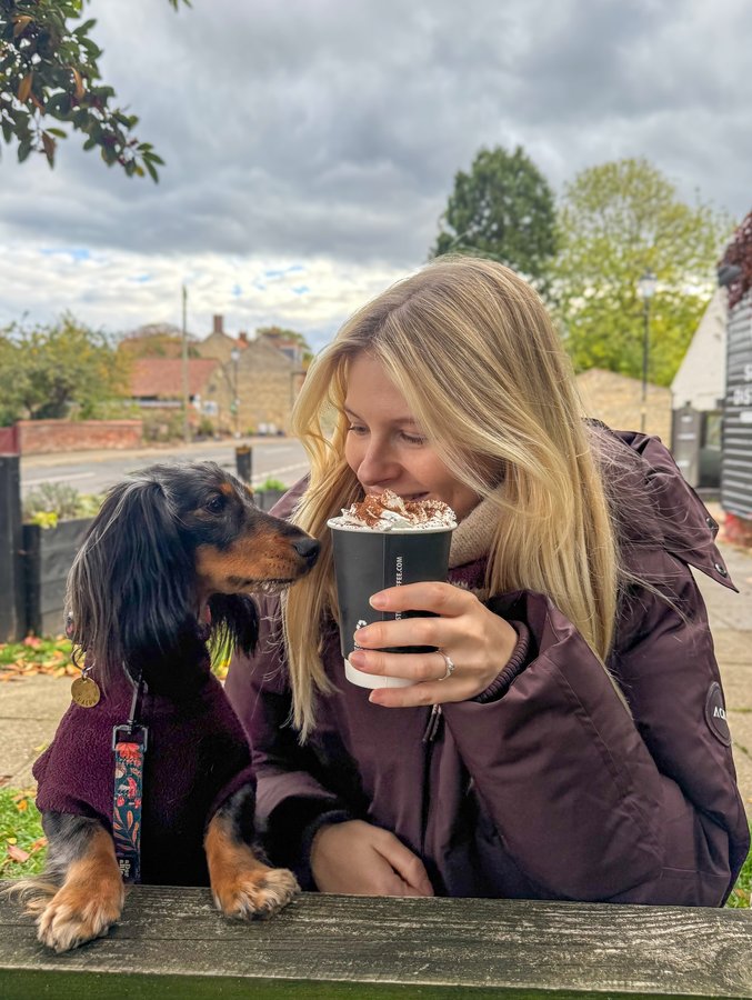 Instagram post by @ralphthedappledaxi for ACAI Outdoorwear. Caption reads: [...] the cosy vibes in the new @acaioutdoorwear....