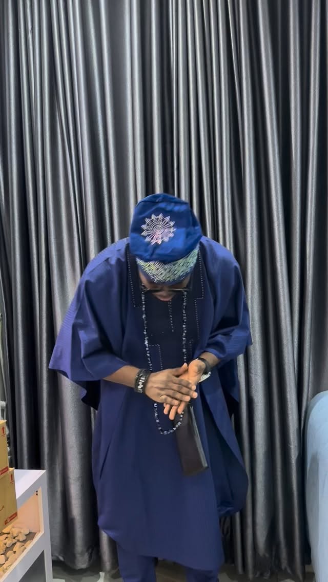 Instagram post by @mayor_frosh for Closeup. Caption reads: Today is your lucky day 🫵🏾… Drop your account....