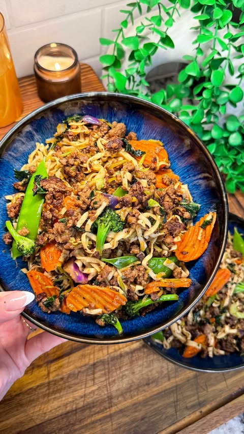 Instagram post by @cookwithauds for Taylor Farms. Caption reads: [...] win thanks to @yourtaylorfarms ✨ packed with....