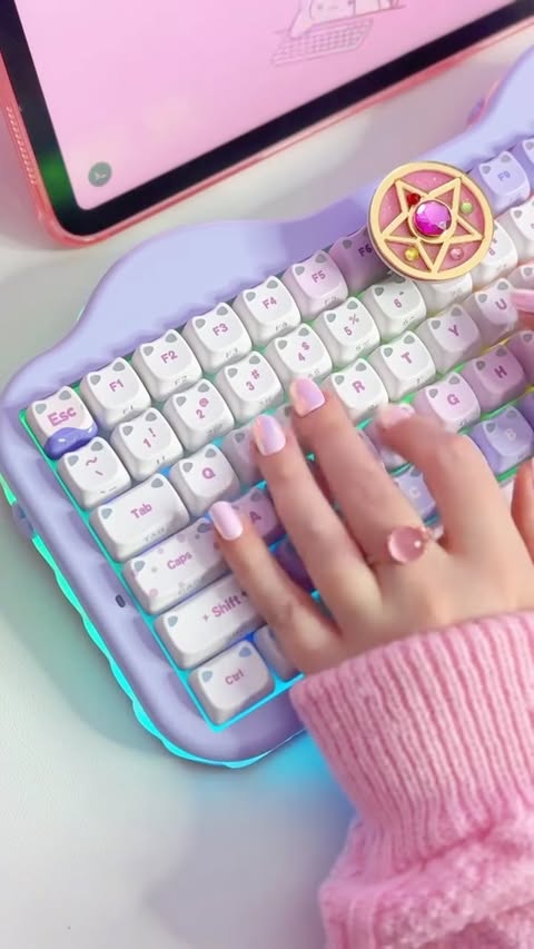 Instagram post by @daizedreams for Yunzii. Caption reads: [...] keyboard was sent to me by my sponsor Yunzii....