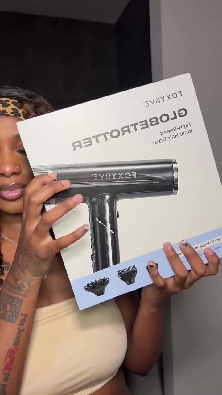 TikTok post by @lexsimoneee for FoxyBae Hair. Caption reads: @FoxyBae Hair 😍 #tiktokshopfinds #foxybae [...].