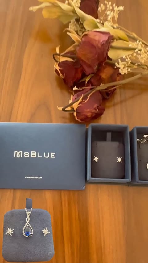 Instagram post by @zerrinvibes for MSBLUE. Caption reads: [...] 15% OFF 🔗 Shop via the link in my bio....