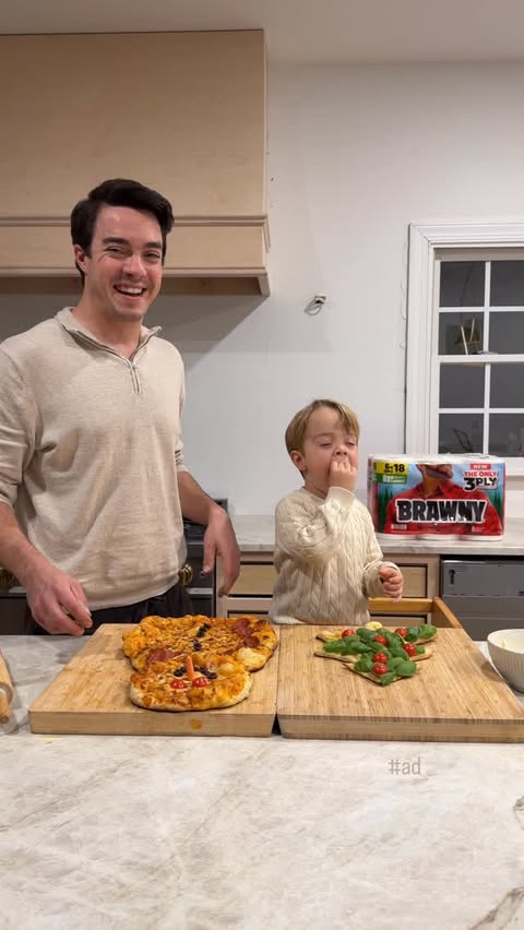 Instagram post by @dadmakesmagic for Harris Teeter. Caption reads: #ad Christmas pizza night = total kitchen chaos....