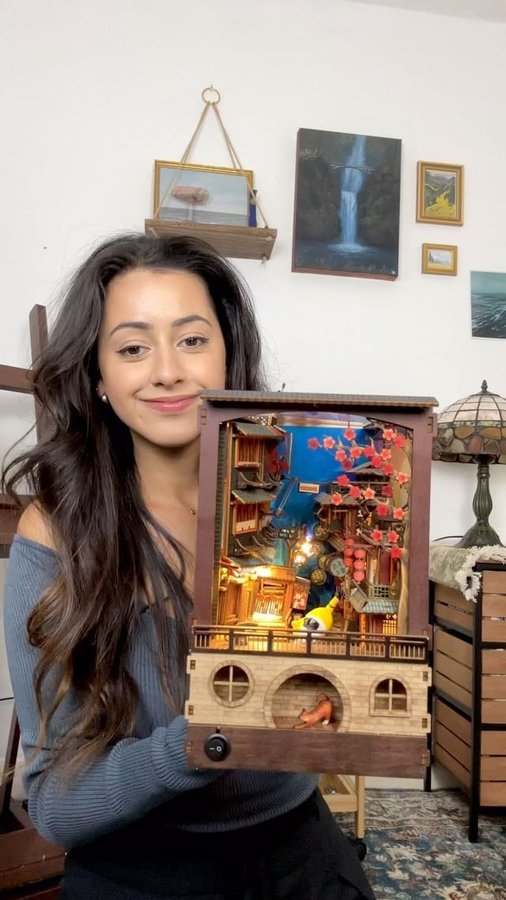 Instagram post by @amber_emmi for byanavrin. Caption reads: [...]  ARNAMBR for 10% any purchase with....