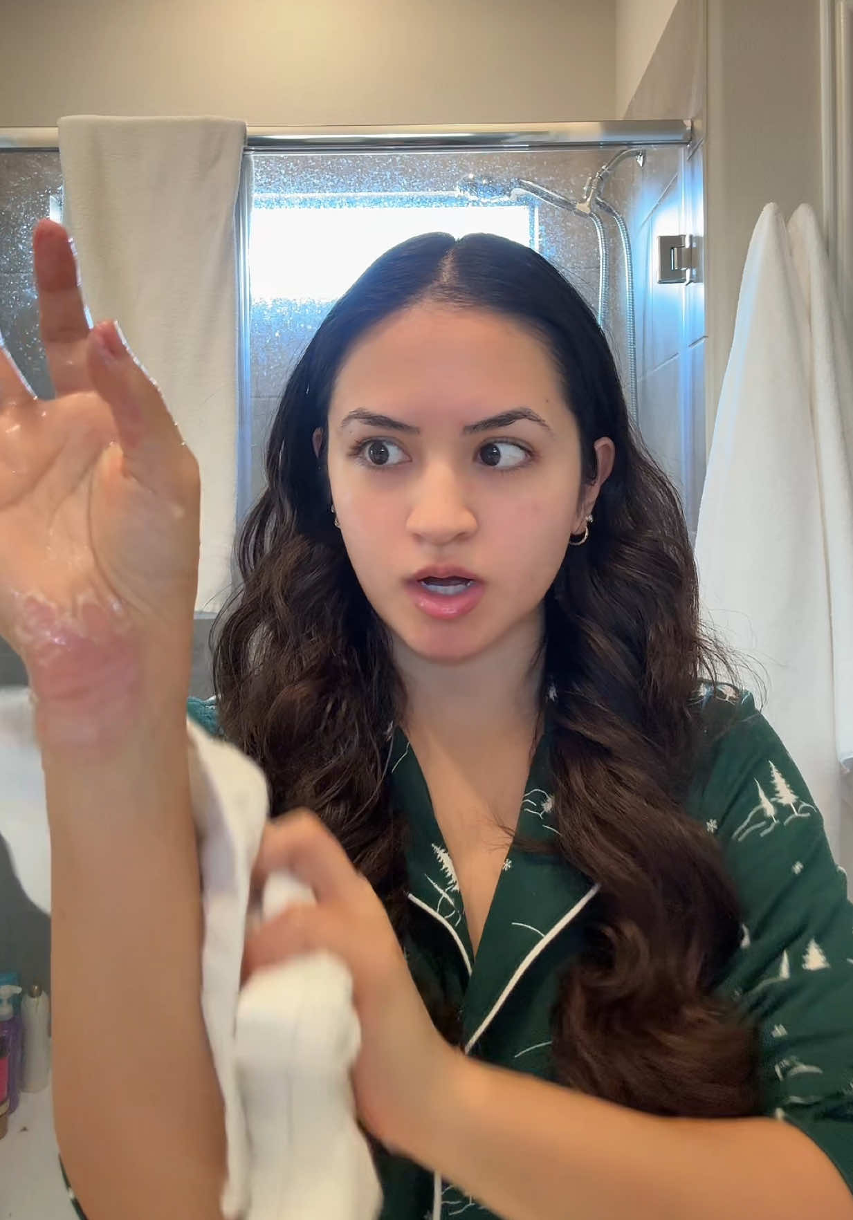 TikTok post by @melisssaaxm for Good Molecules. Caption reads: [...] update 🥹🫧 @Murad Skincare @Tower 28 Beauty....